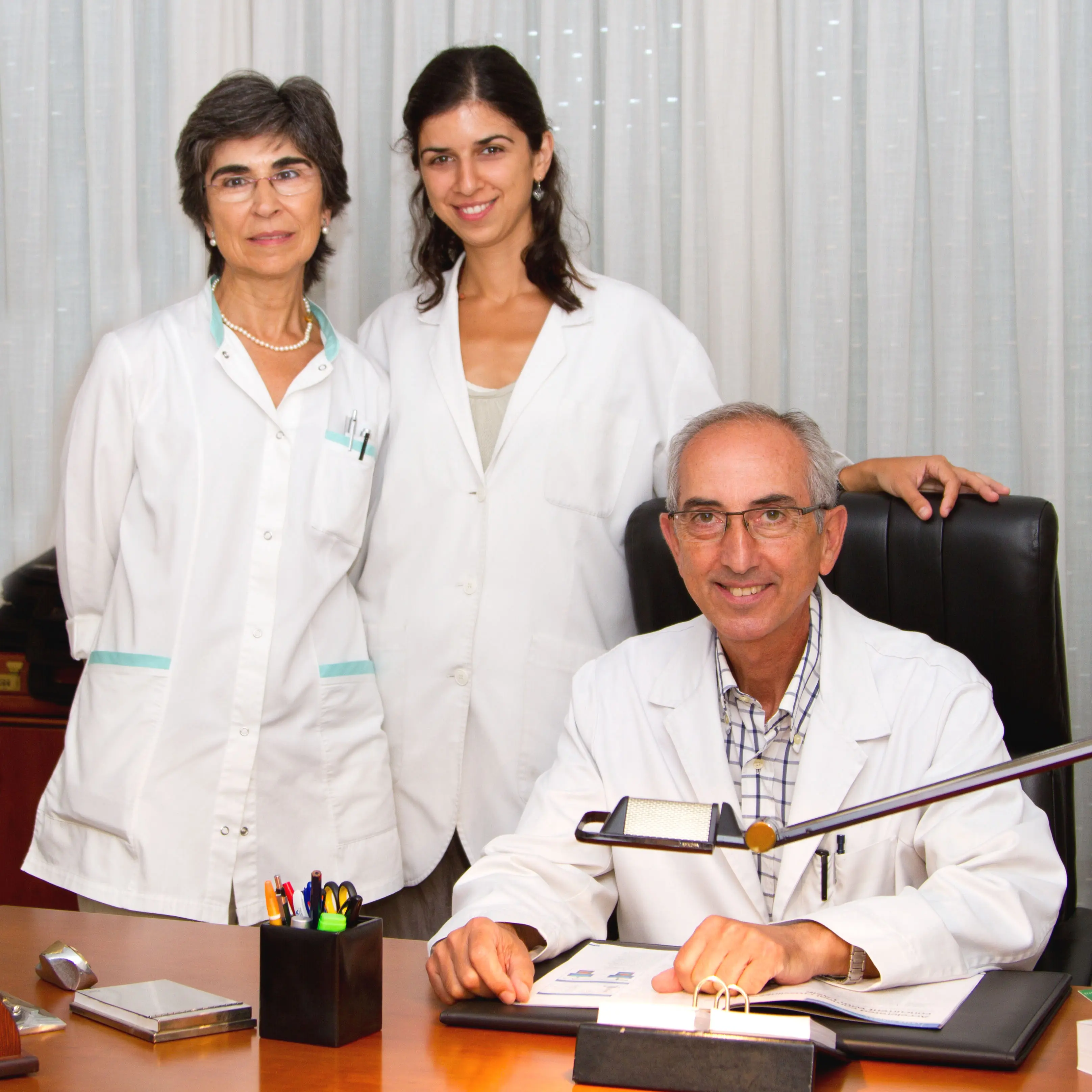 Centre Oftalmològic Drs. Burgués -  - prenentacio centre oftalmologic mataro